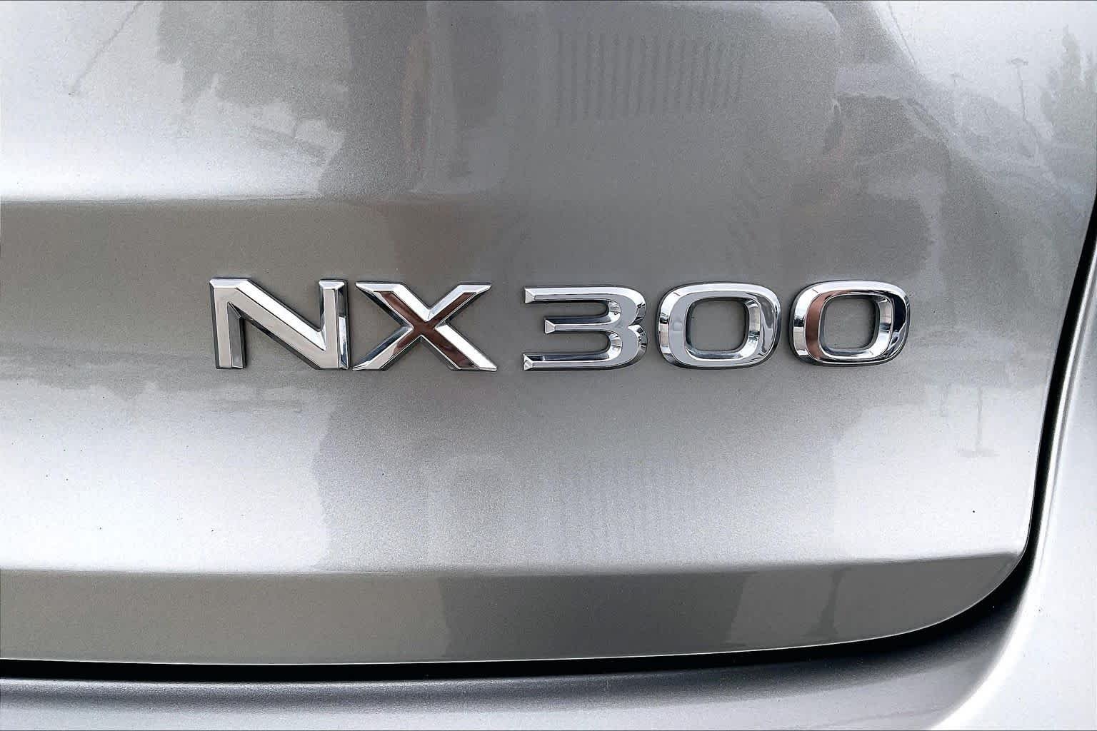 Used 2021 Atomic Silver Lexus  image 10