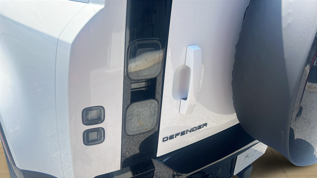 New 2026 White Land Rover V8 image 12