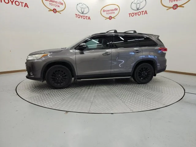 Used 2019 Gray Toyota XLE image 5