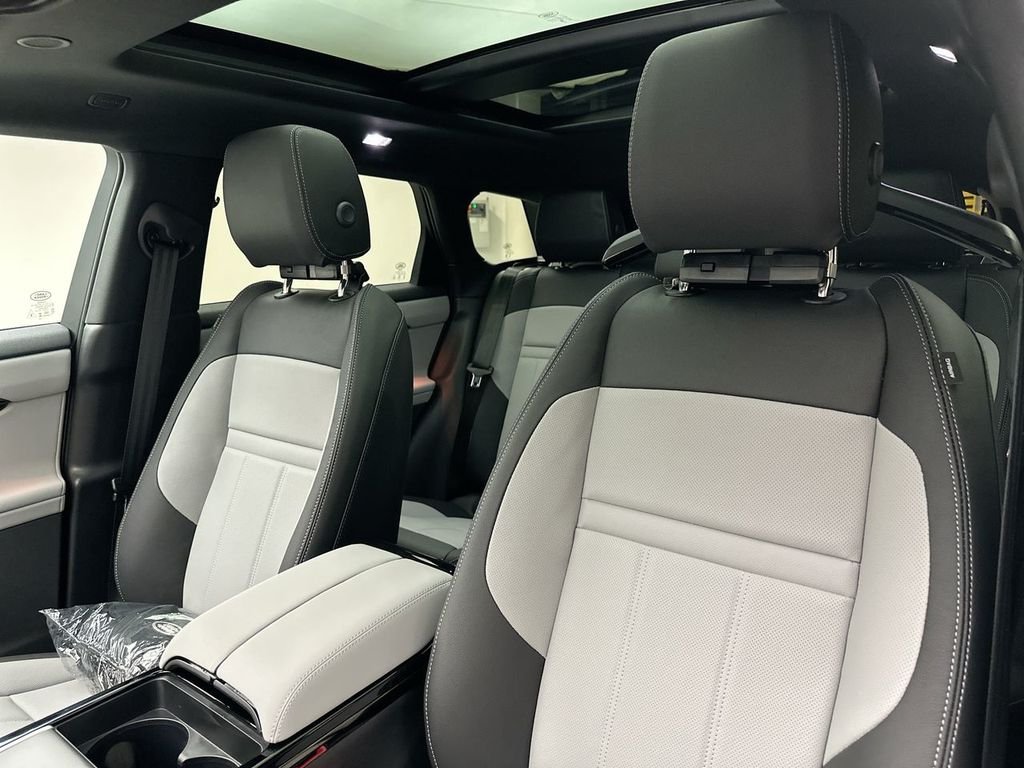 New 2026 Ostuni Pearl White Land Rover  image 10
