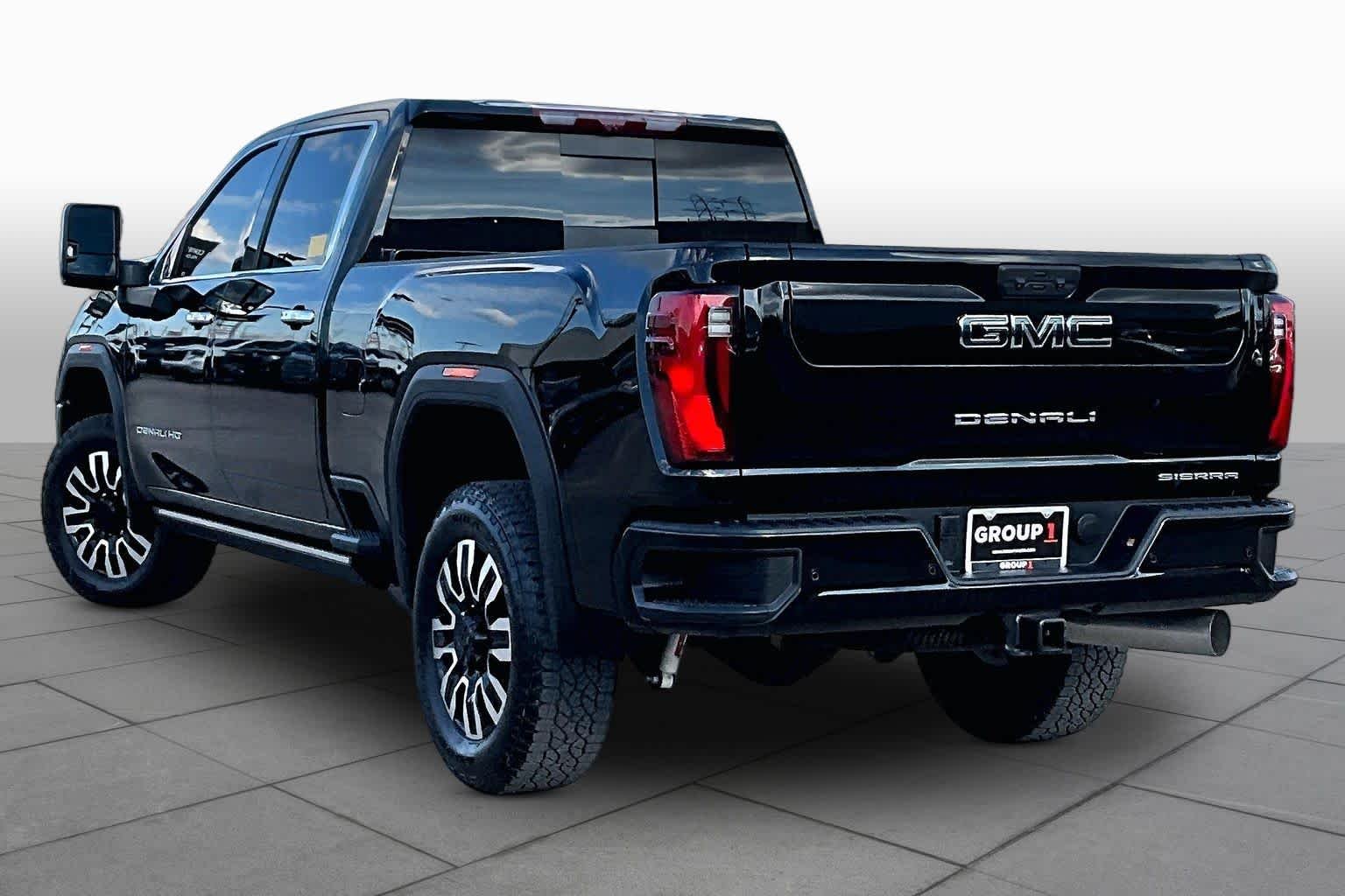 Used 2026 Onyx Black GMC Denali Ultimate image 12