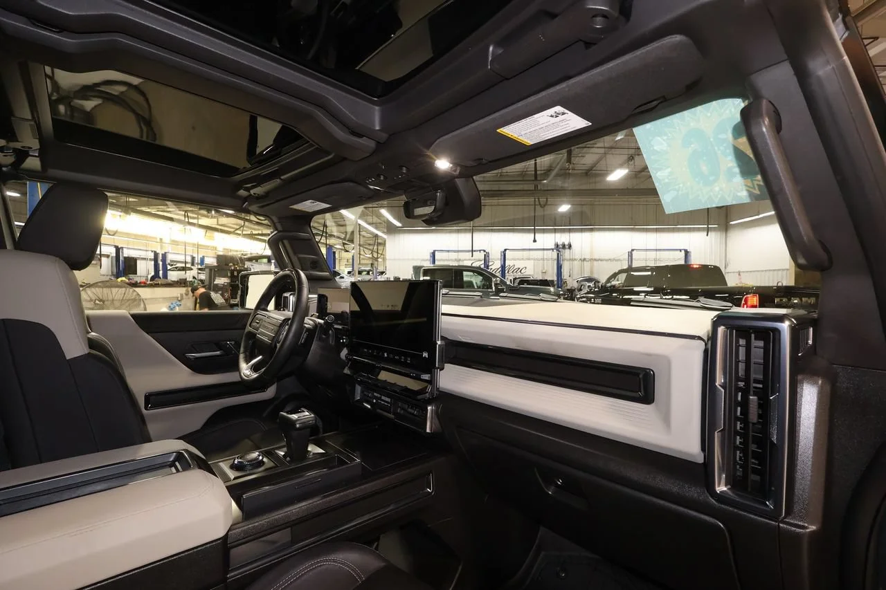 Used 2026 Graphite Blue Metallic GMC 2X image 26