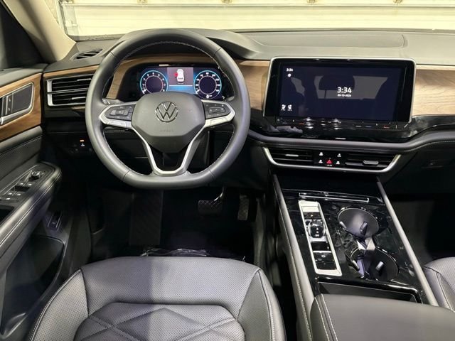 New 2026 Black Volkswagen 2.0T SE w/Technology image 12