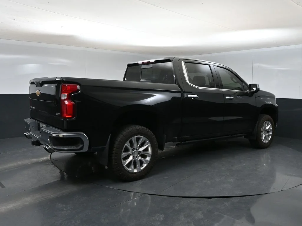 Used 2021 Black Chevrolet LTZ image 3