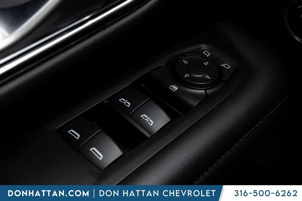 Used 2022 Black GMC SLE image 12