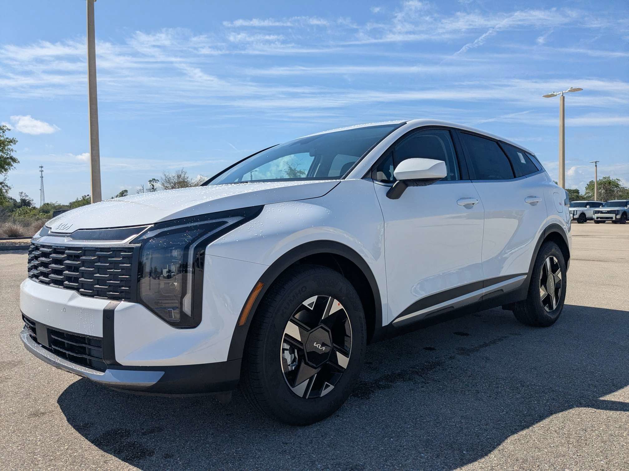 New 2026 Glacial White Pearl Kia LX image 9