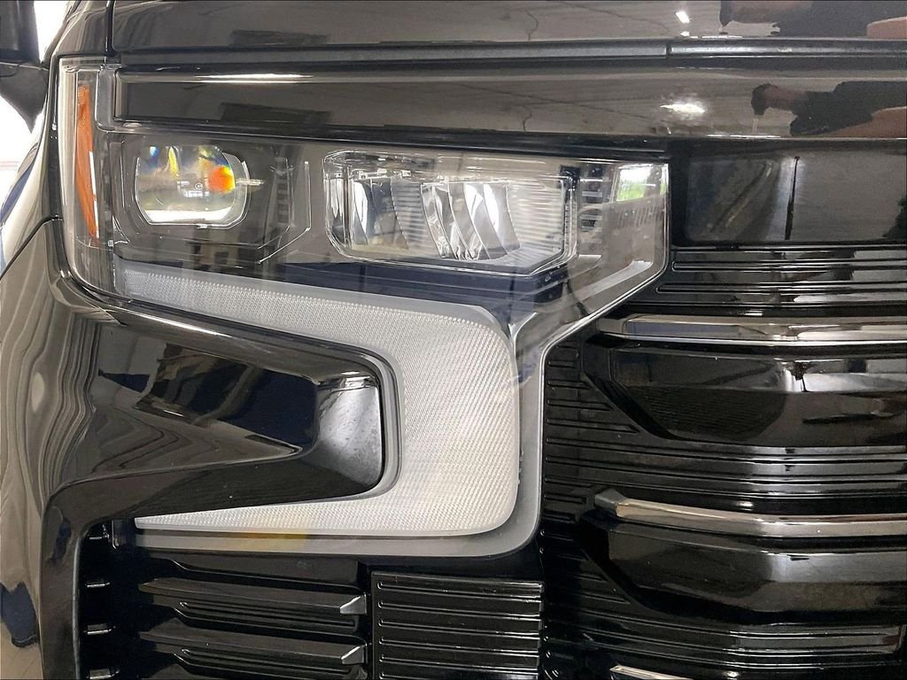 Used 2024 Black Chevrolet High Country image 34