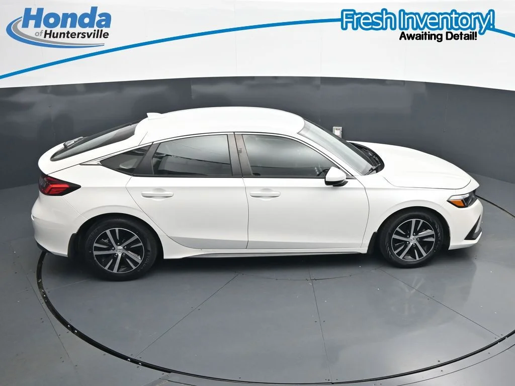 Used 2024 Platinum White Pearl Honda 2.0L LX image 26