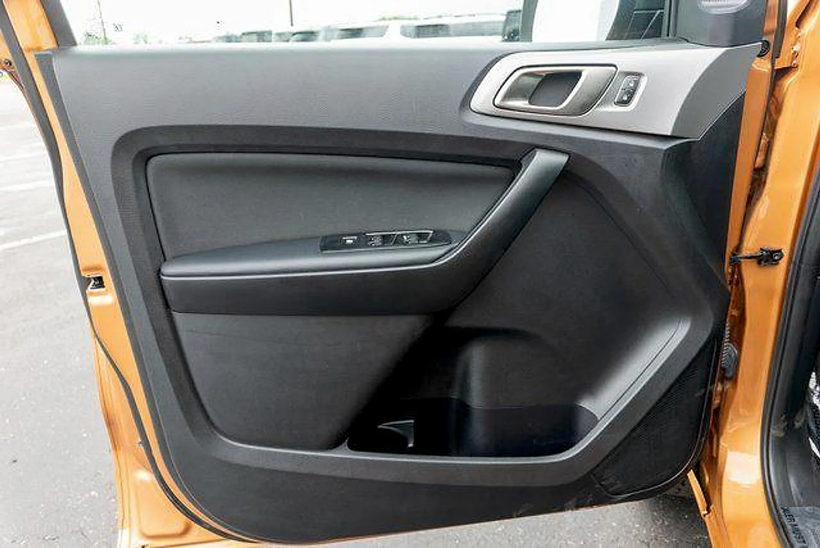 Used 2019 Burnt Orange Ford XL image 15
