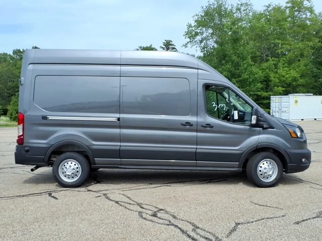 New 2026 Carbonized Gray Metallic Ford Base image 23