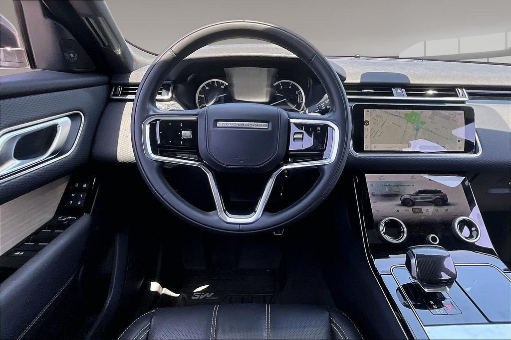 Certified Used 2023  Land Rover R-Dynamic S MHEV image 8