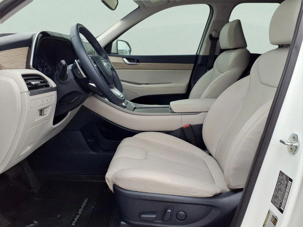 Used 2022 Hyper White Hyundai SEL image 9