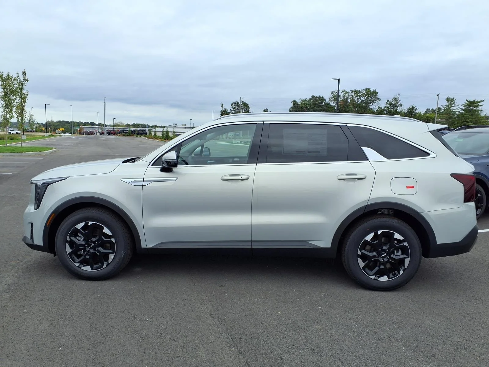 New 2026 Ivory Silver Kia S image 17