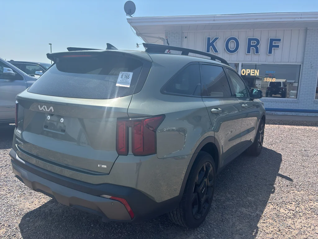 Used 2024 Jungle Green Kia X-Line EX image 4