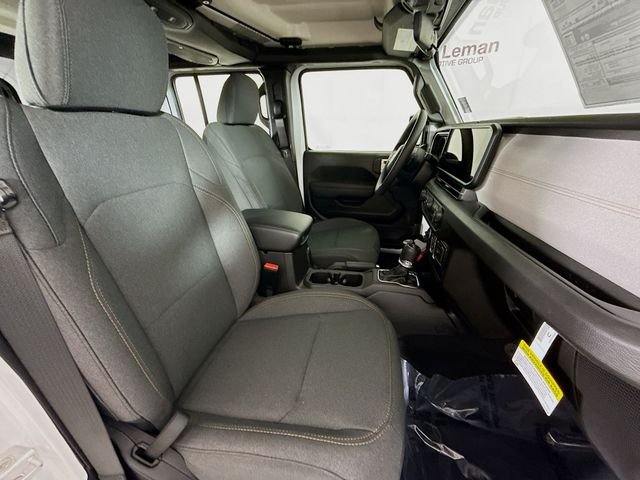 New 2026 Bright White Clear-Coat Exterior Paint Jeep Sport image 25