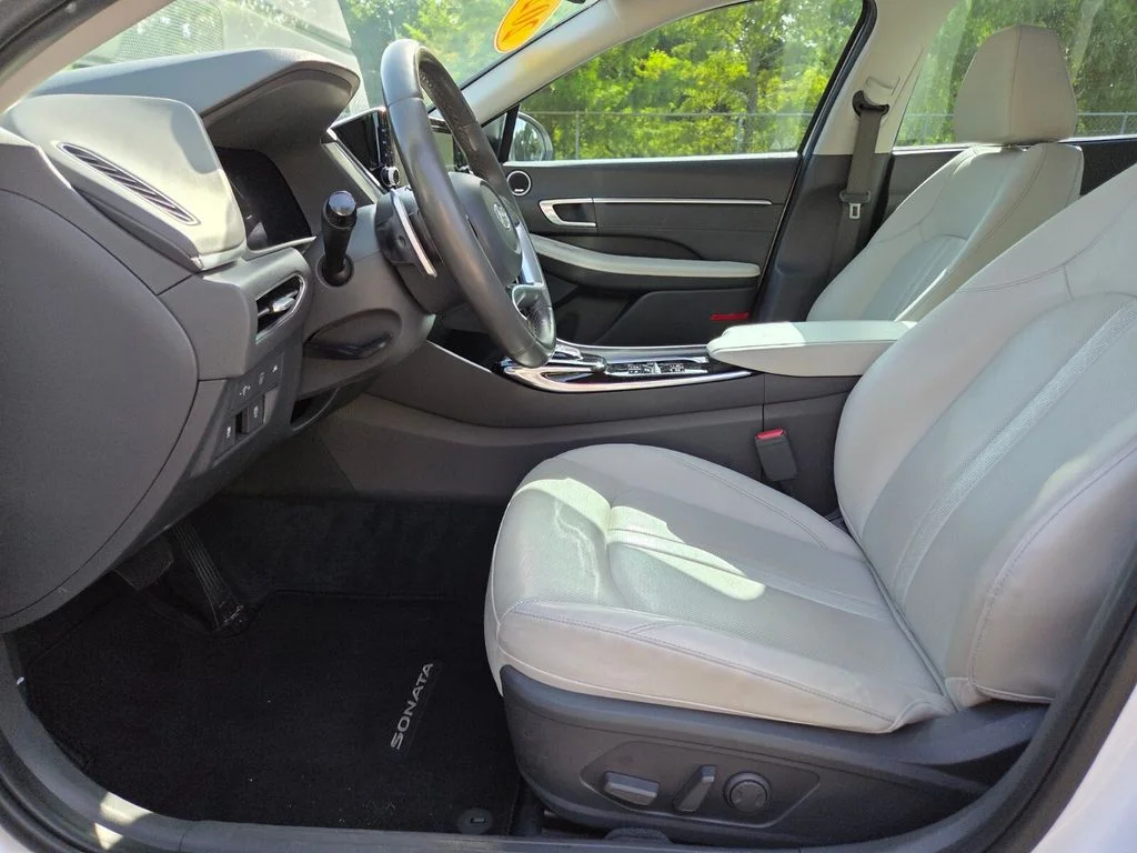 Used 2023 White Hyundai Limited image 24