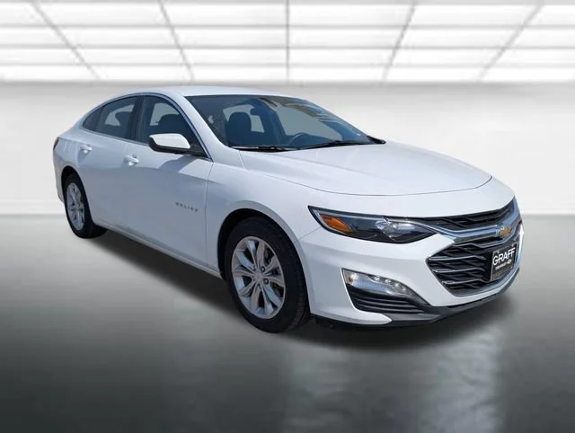 Used 2024 Summit White Chevrolet 1LT image 1
