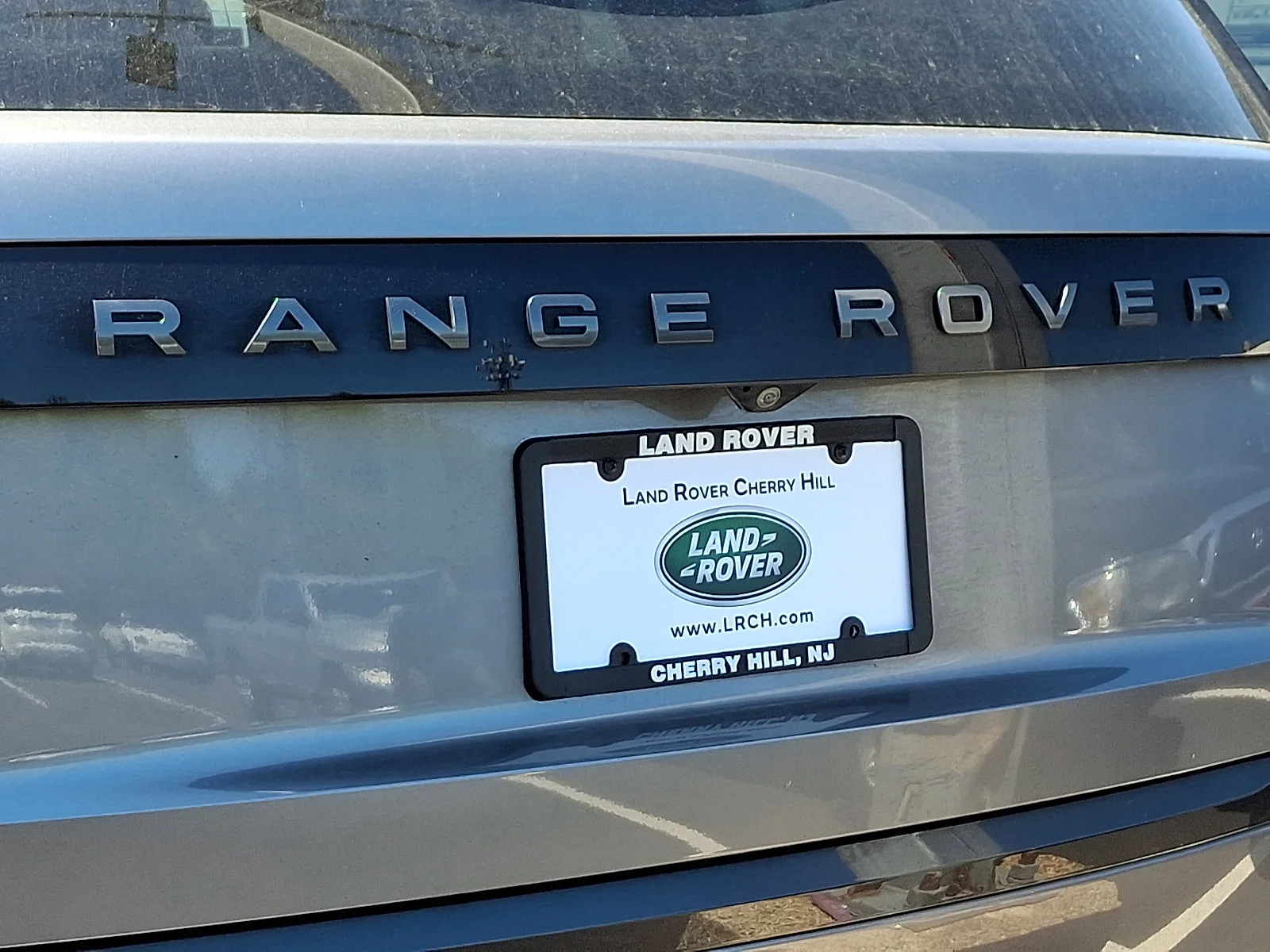 Used 2023 Santorini Black Metallic   1Ag Land Rover SE image 4