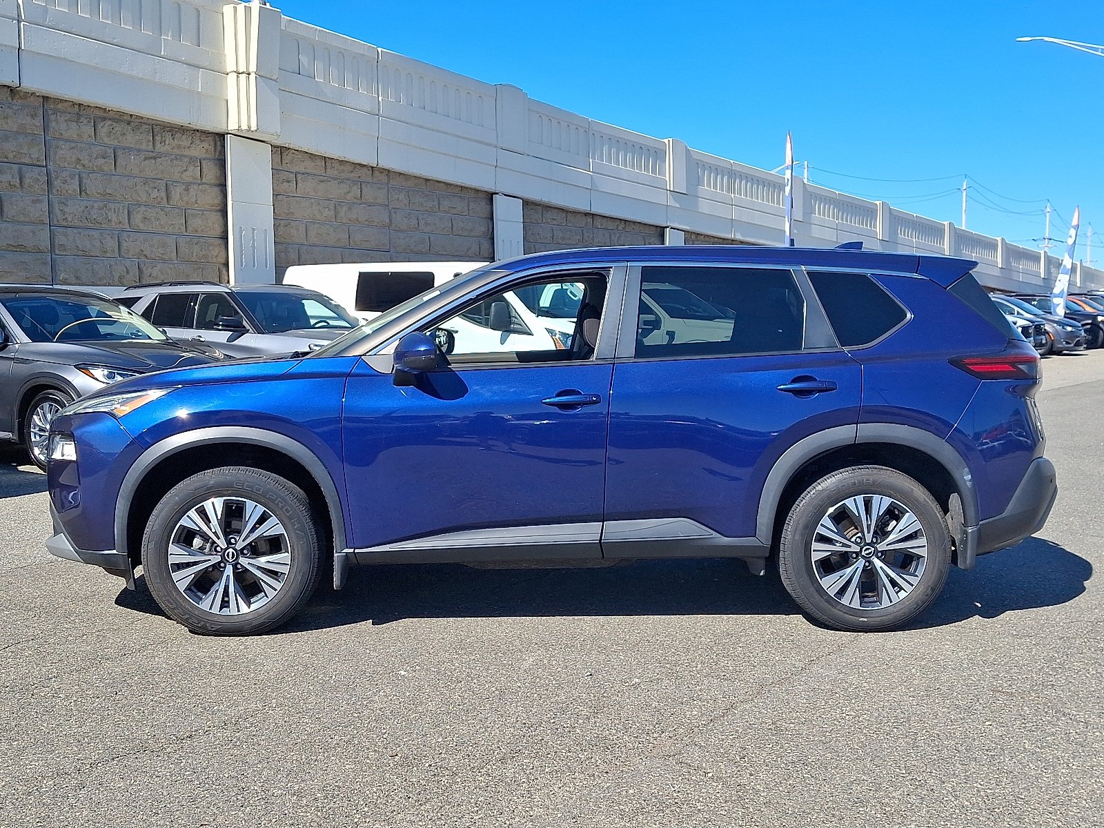 2022 Nissan Rogue SV - Photo 7