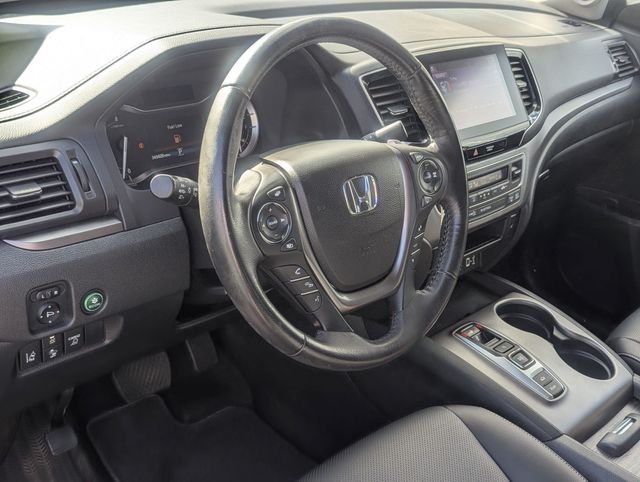 Used 2023 Radiant Red Metallic II Honda RTL image 2