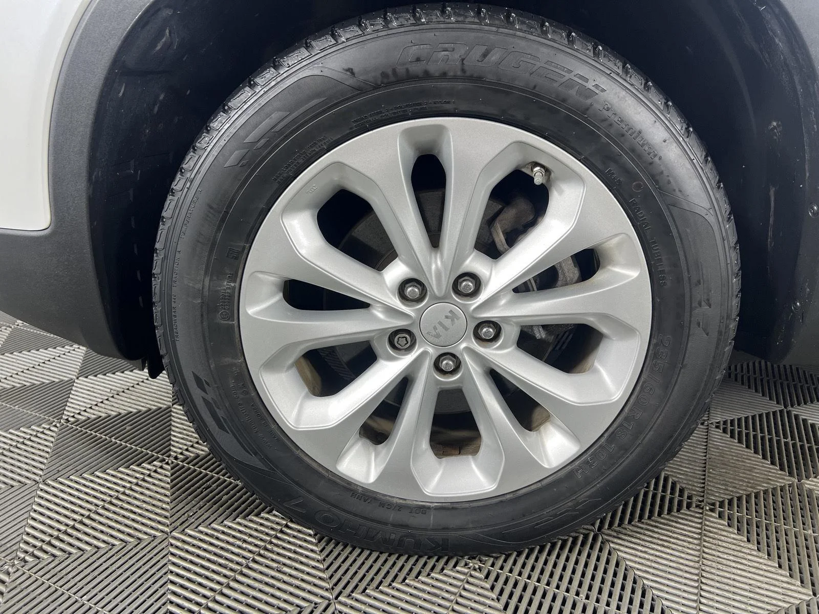 Used 2015 Snow White Pearl Kia EX image 12