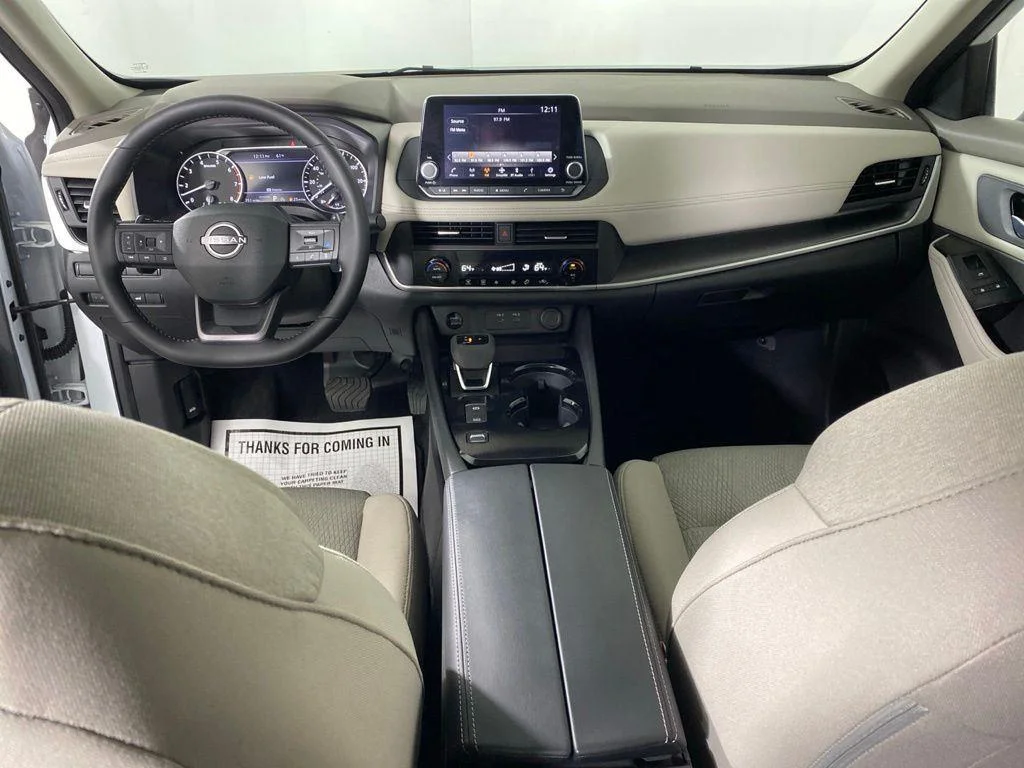 Used 2025 White Pearl Nissan SV image 18