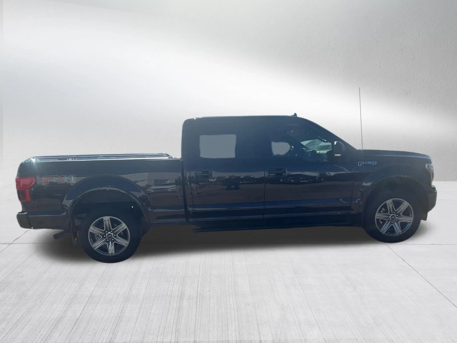 Used 2018 Magma Red Metallic Ford XLT image 8