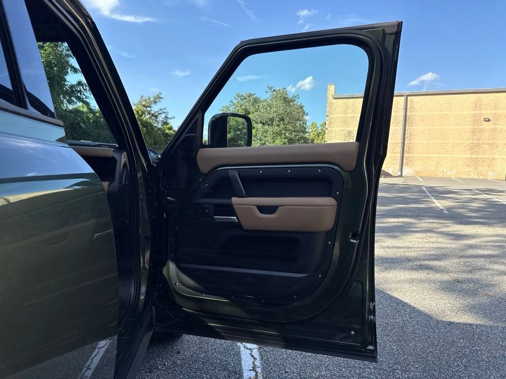 New 2026 Woolstone Green LAND ROVER X-Dynamic SE image 16