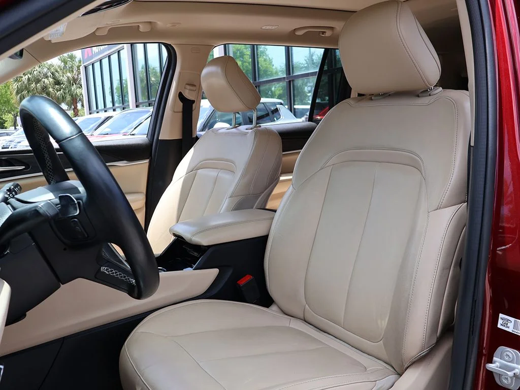 Used 2022 Red Jeep Limited image 34