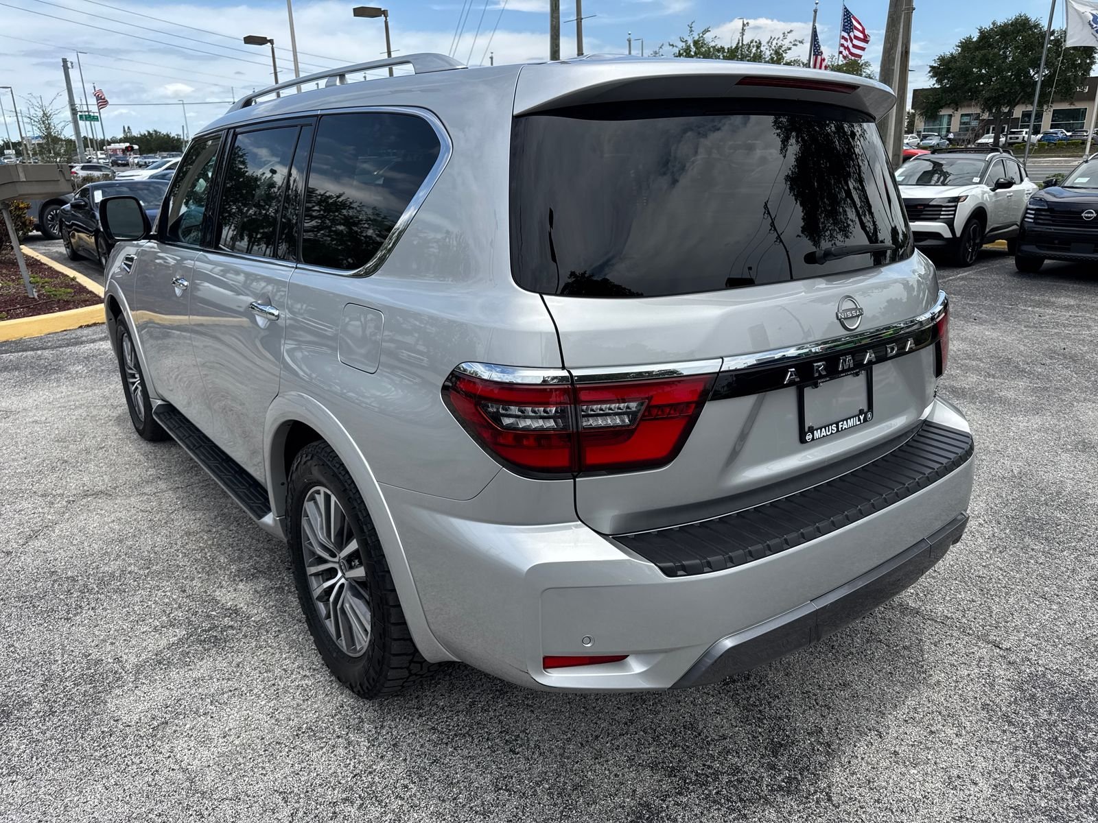 Used 2024 Silver Nissan SL image 14