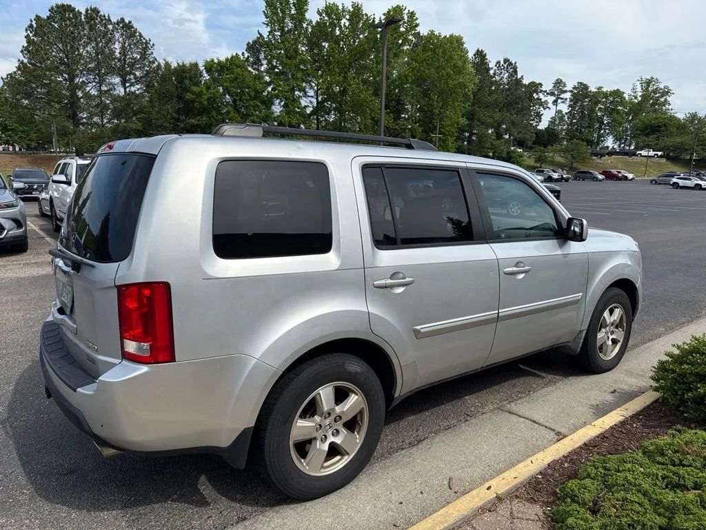 Used 2011 Honda Pilot EX-L with VIN 5FNYF4H65BB063763 for sale in Roanoke, VA
