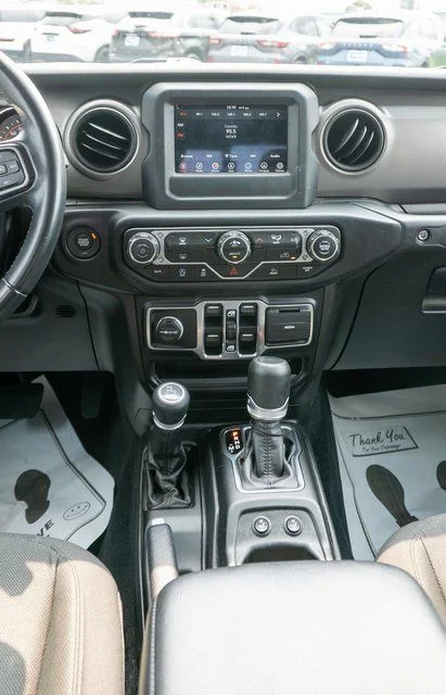 Used 2022 Blue Jeep Sport image 15