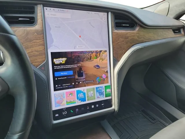 Used 2021 Red Tesla Long Range Plus image 16