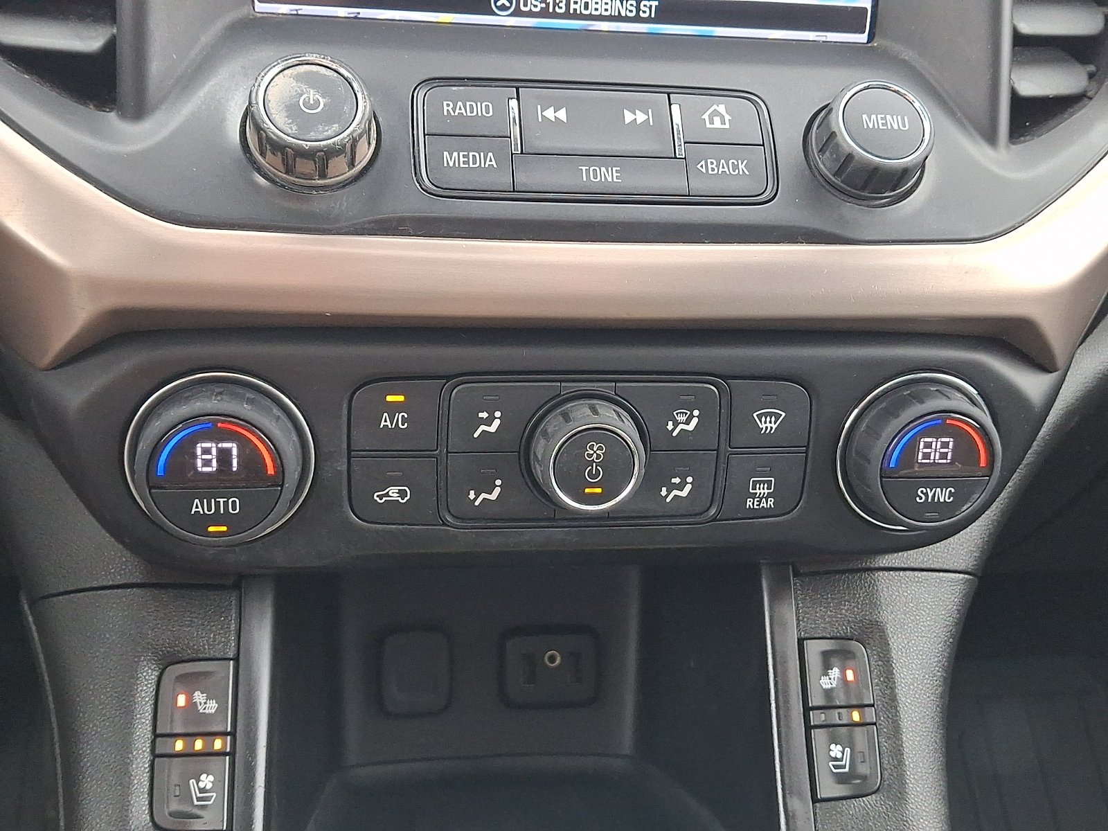 Used 2019 Ebony Twilight Metallic - GB8 GMC Denali image 17