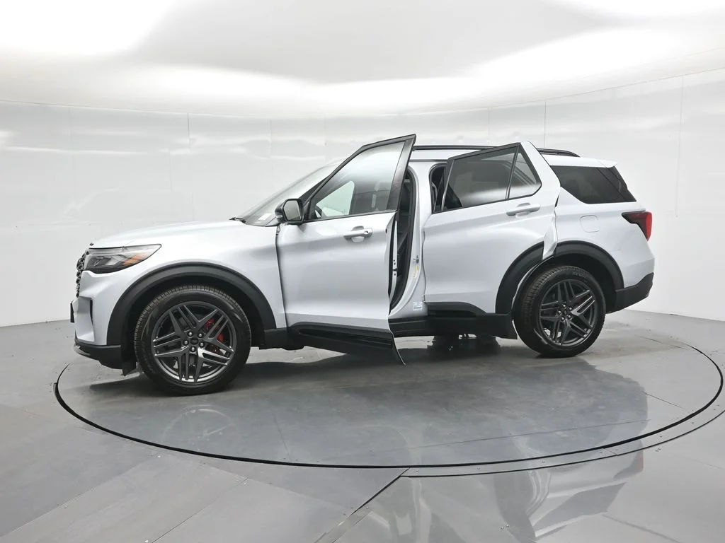 New 2026 Space White Metallic Ford ST image 34