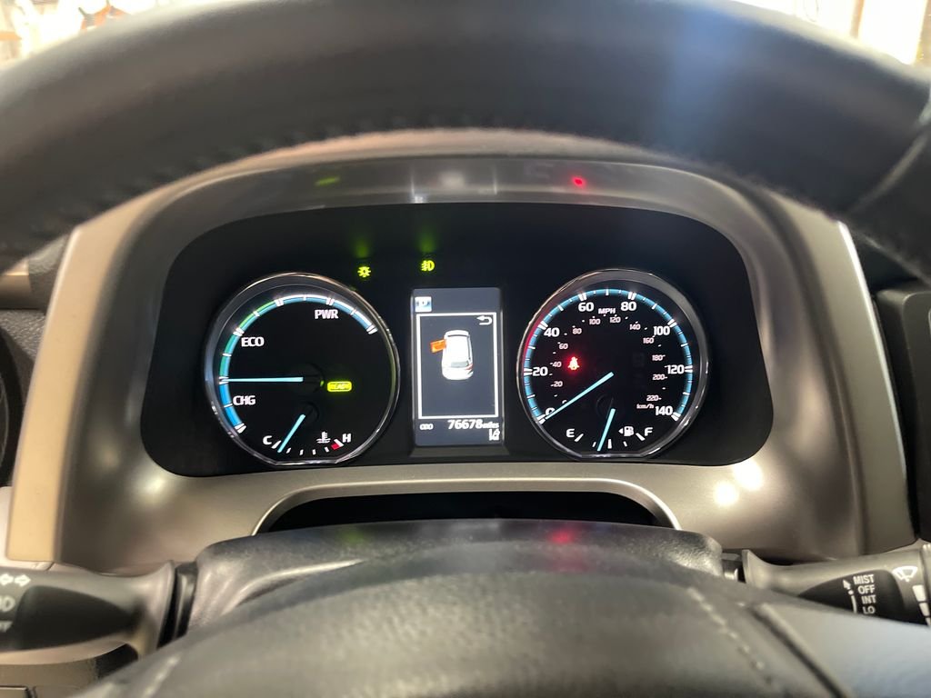 Used 2017 Silver Toyota XLE image 20
