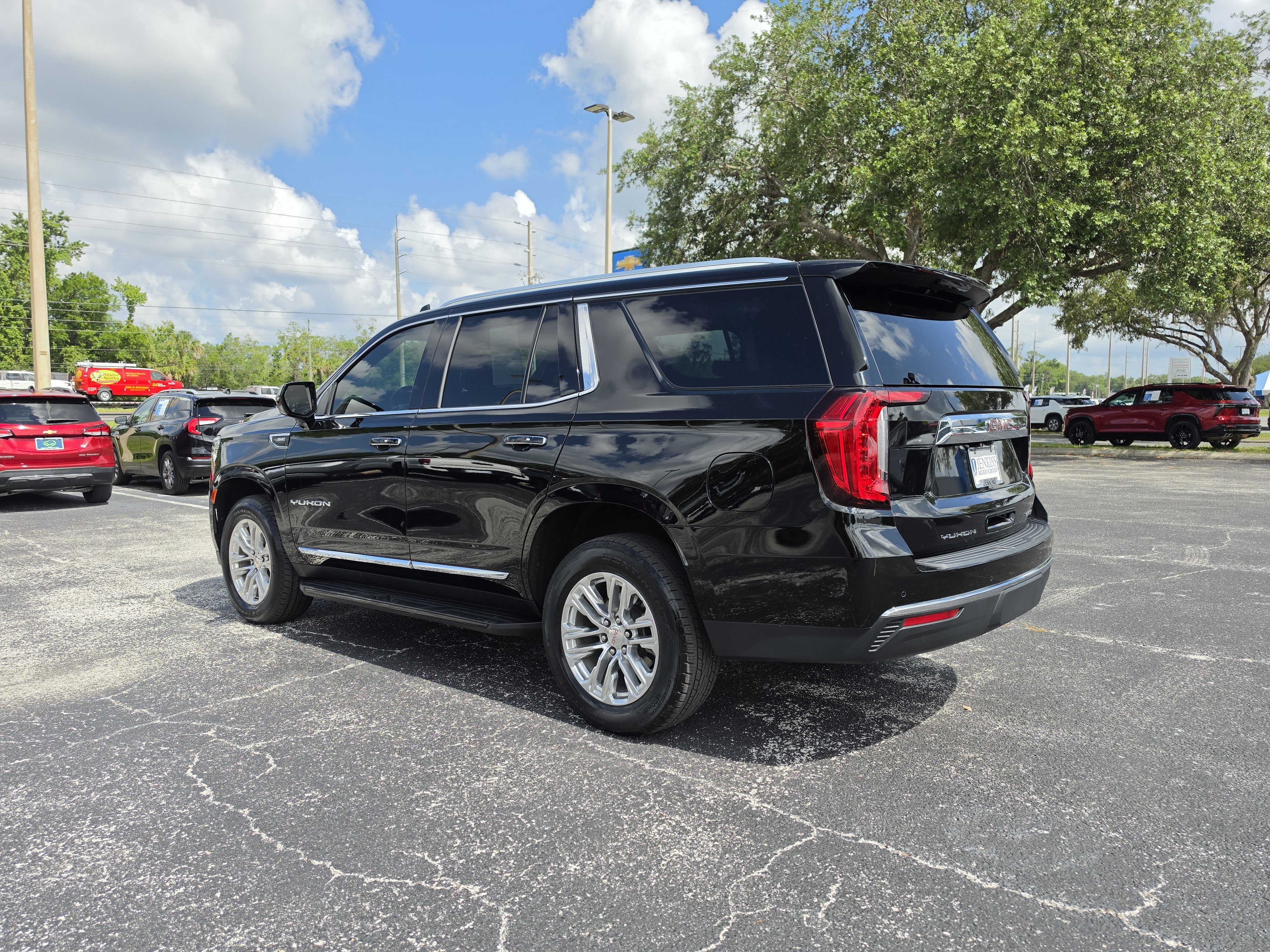 Used 2023 Onyx Black GMC SLT image 8