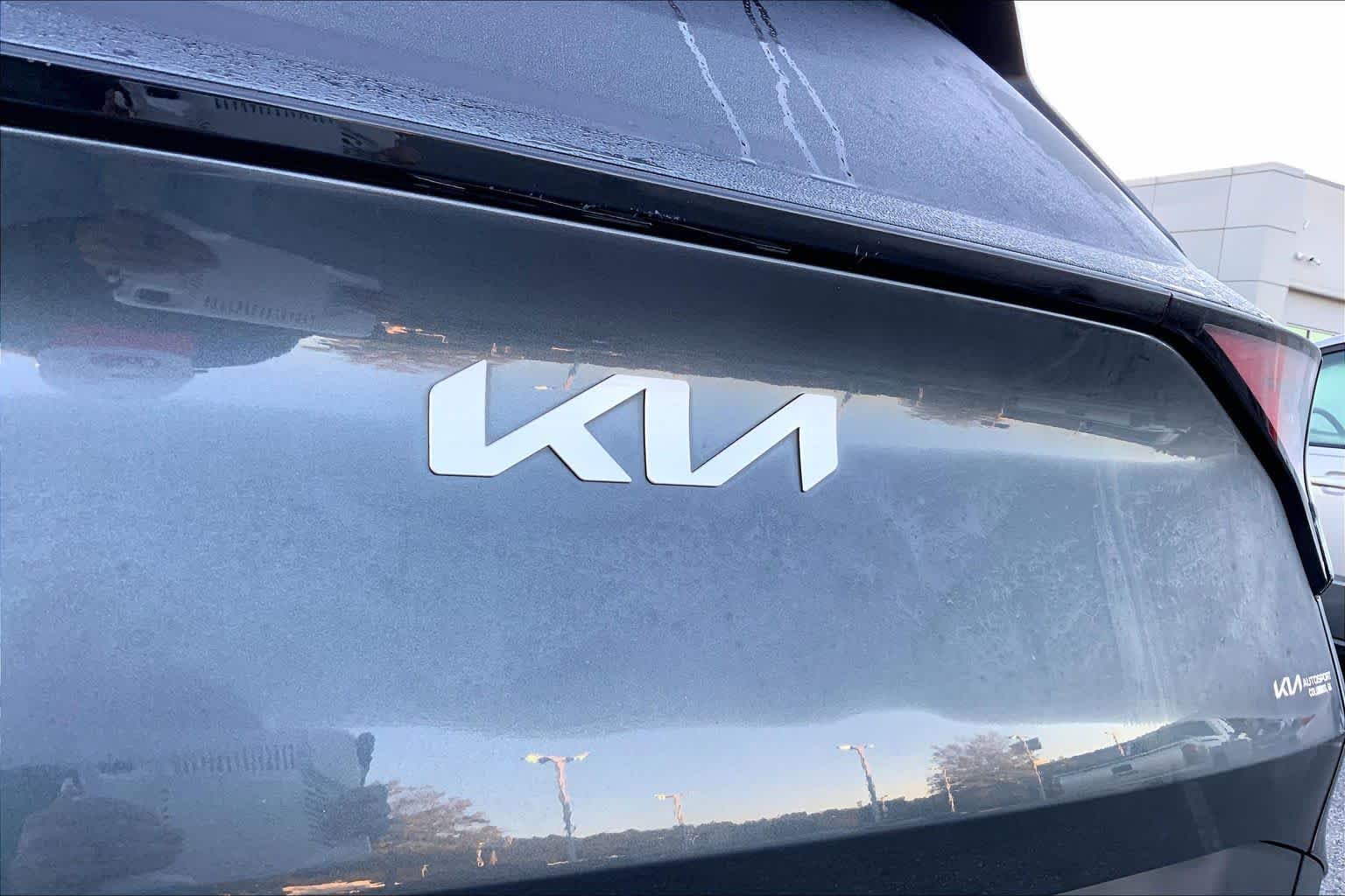 Used 2023 Gravity Gray Kia LX image 9