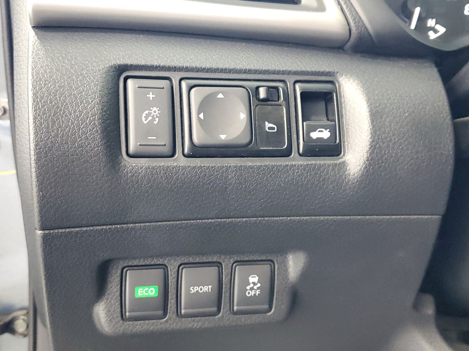 Used 2017 Gray Nissan SV image 12