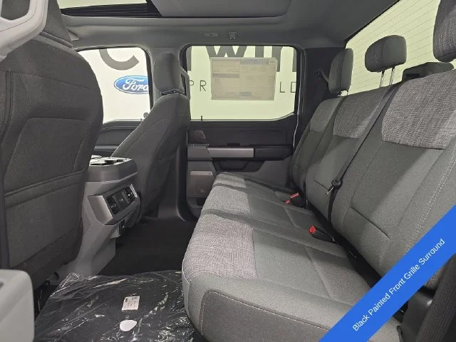 New 2026 Oxford White Ford F-250® XLT image 21