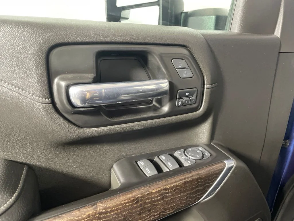 Used 2022 Blue GMC Denali image 10