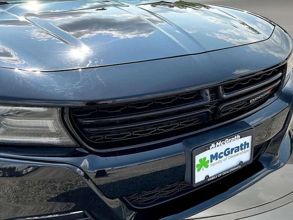 Used 2016 Black Dodge SXT image 33