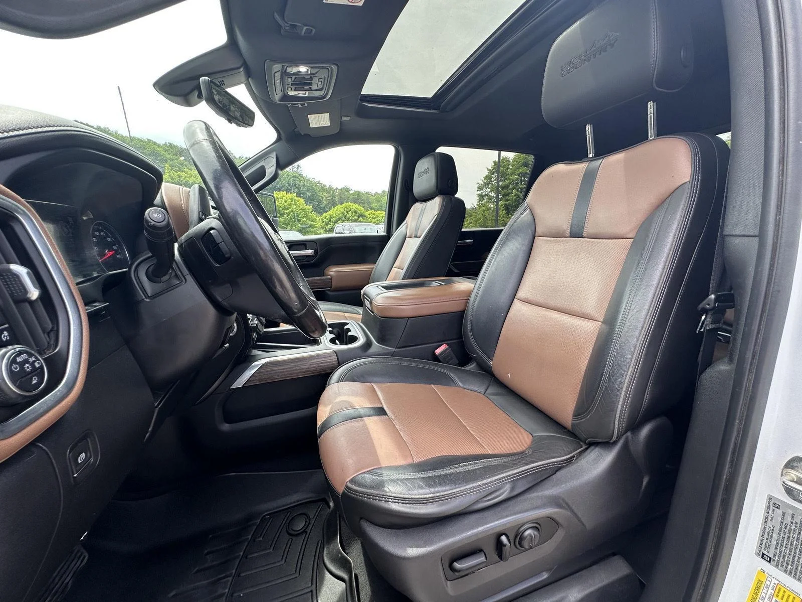 Used 2020 Summit White Chevrolet High Country image 9
