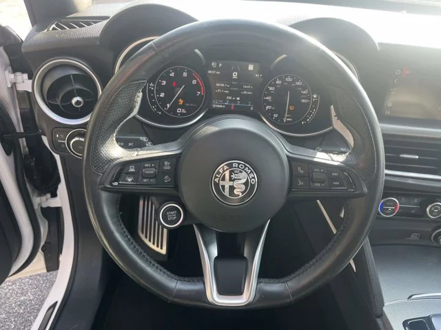 Used 2021 White Alfa Romeo Ti Sport image 21
