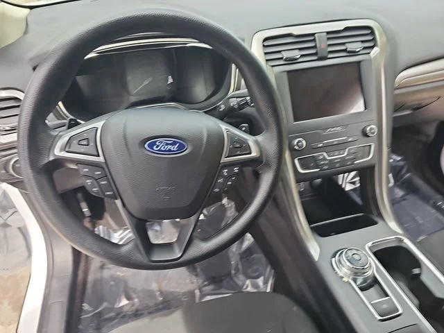 Used 2020 White Ford SE image 16