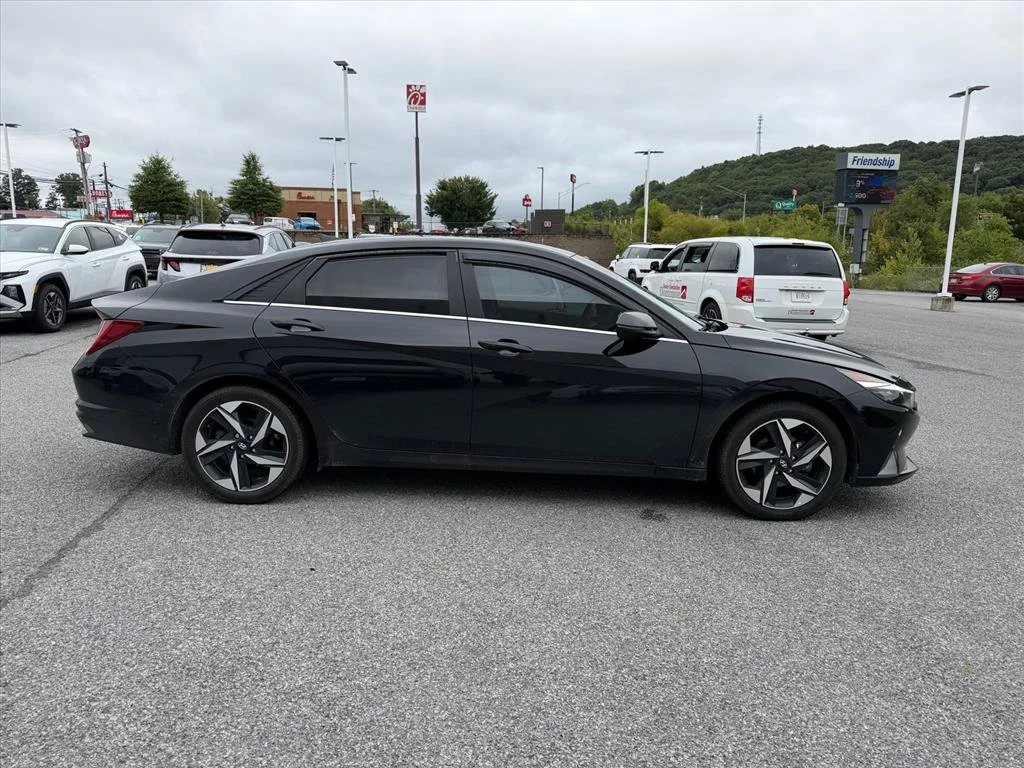 Used 2023 Black Hyundai Limited image 13