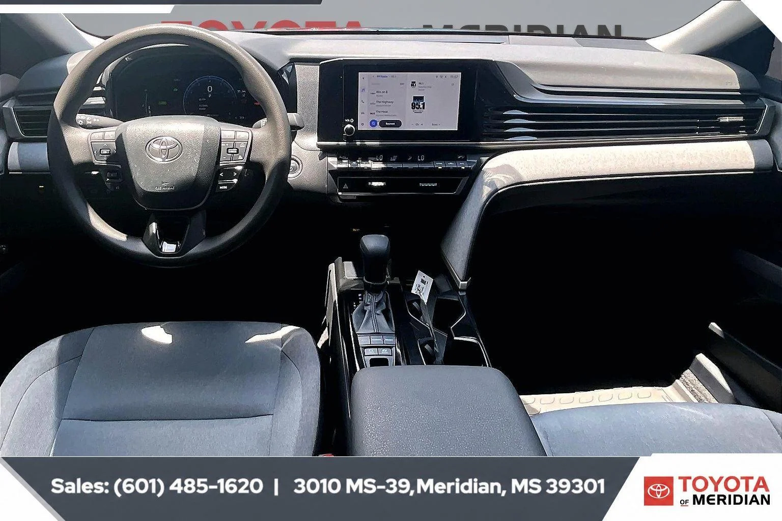 Used 2025 Ocean Gem Toyota LE image 13