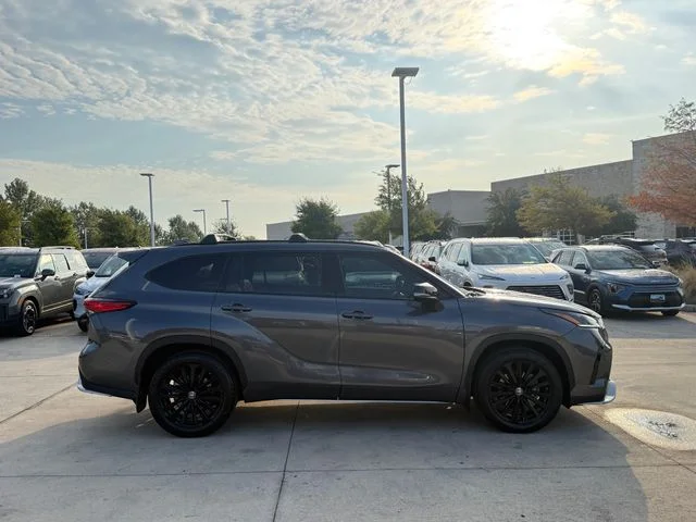 Used 2023 Magnetic Gray Metallic Toyota XSE image 6