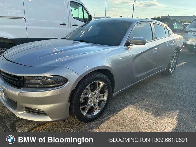 Used 2016 Silver Dodge SXT image 1
