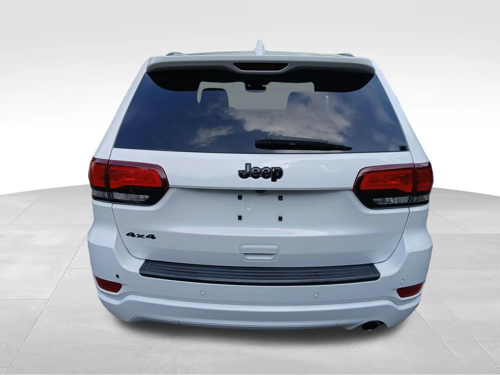Used 2020 White Jeep Altitude image 10
